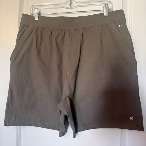 Kenneth Cole NWT Men's Active Tech Jogger Shorts - Picture 1 of 7